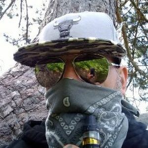 Meet your Posher, The vaping